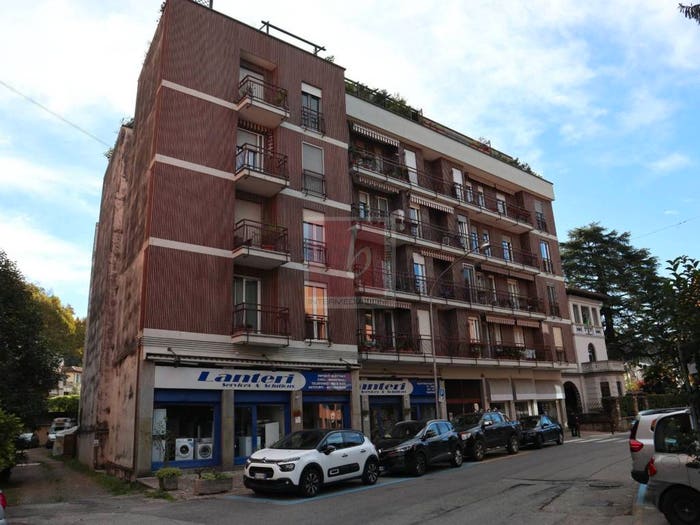 Appartamento bilocale in vendita in Via Ceretti, Laveno, LavenoMombello