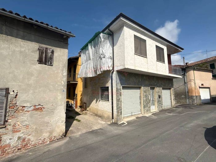 Casa trilocale in vendita in Via Mondo, Montechiaro d'Asti