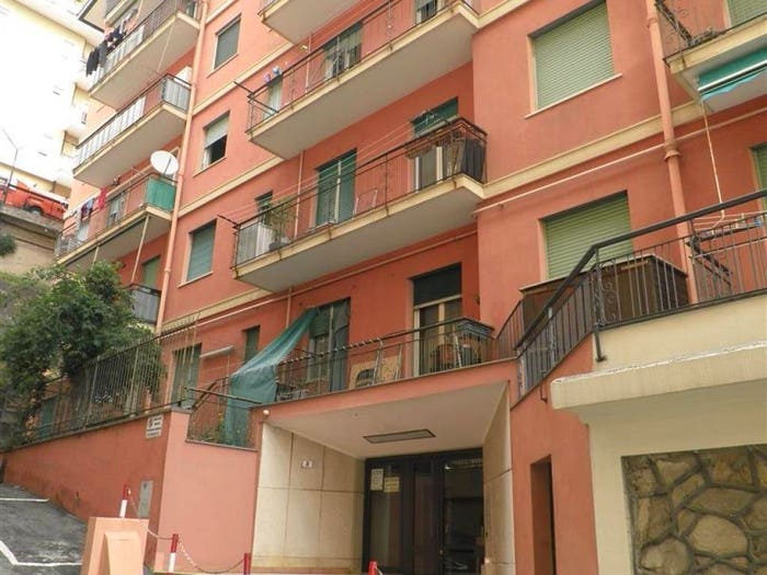 Appartamento trilocale in vendita in Via Giovanni Casartelli, Oregina, Genova