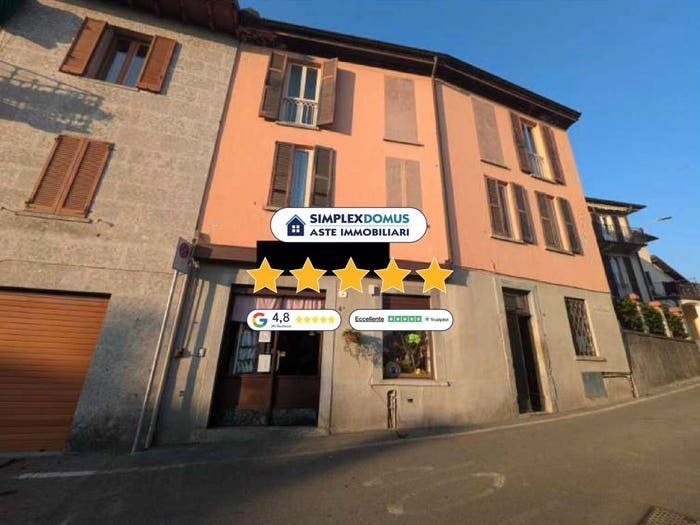 Appartamento con 6 locali in vendita in Via Vittorio Emanuele II, Cernobbio