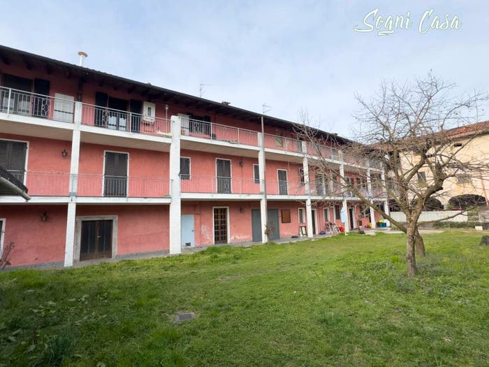 Casa quadrilocale in vendita in Piazza Maggiotti, Cavaglietto