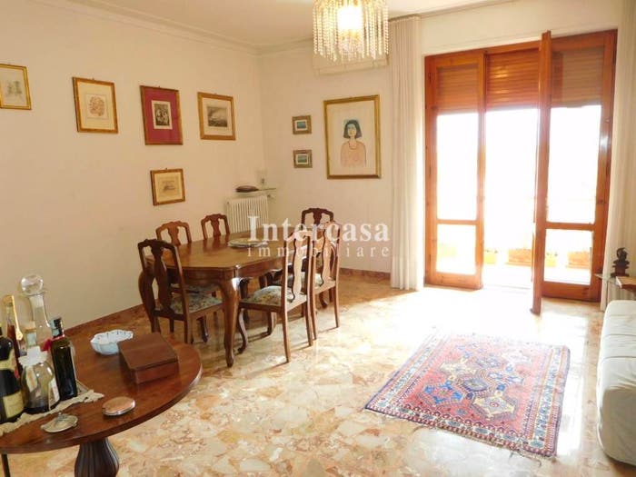 Appartamento con 5 locali in vendita in Porta a Lucca, Pisa