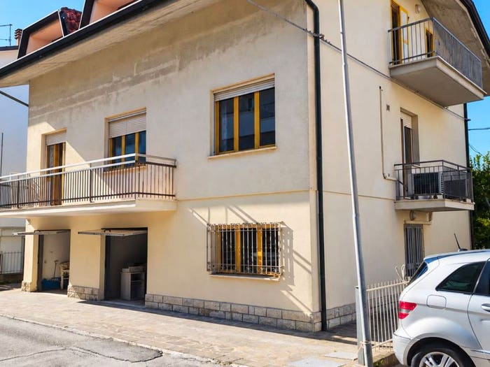 Casa con 6 locali in vendita in BellariaIgea Marina