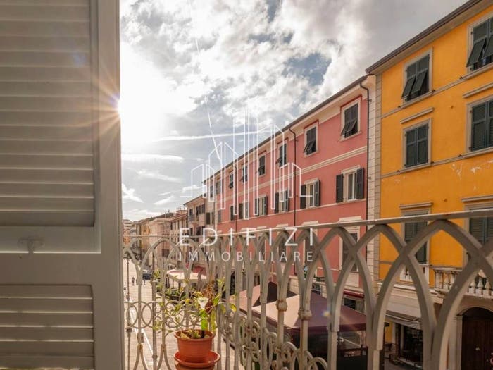 Appartamento con 5 locali in vendita in Centro, Massa