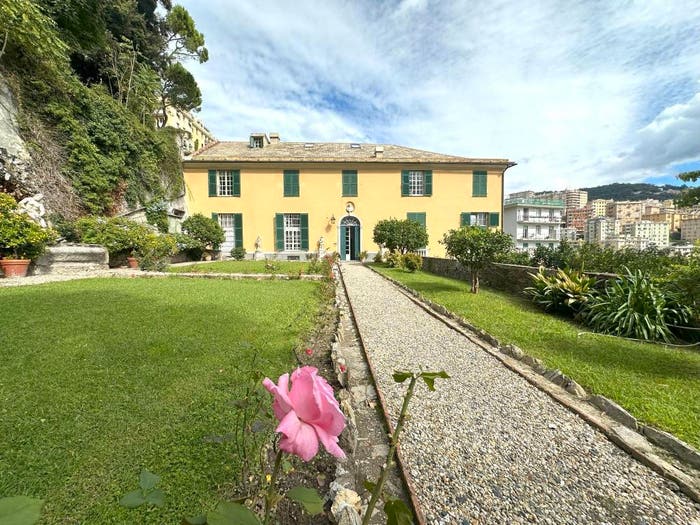 Appartamento con 5 locali in vendita in Salita San Rocco, Lagaccio, Genova