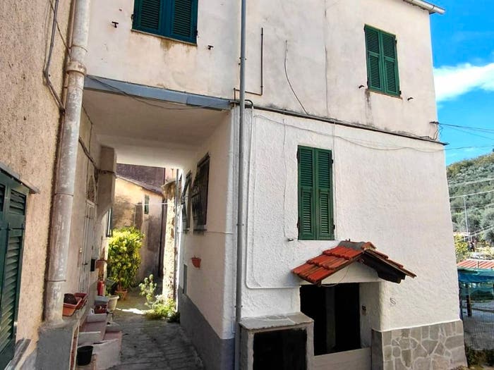 Appartamento quadrilocale in vendita in Via degli Orti, Moltedo Montegrazie, Imperia