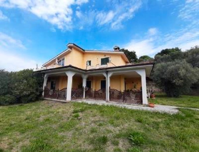 Casa con 6 locali in vendita in Via della Fonte, Centro, Castelnuovo di Farfa