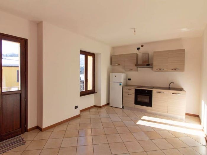 Appartamento trilocale in vendita in Via Scotti, Laino