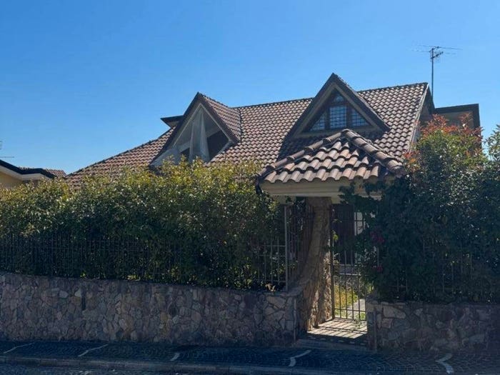 Casa con 5 locali in vendita in Via Raffaele Falcone, Centro, Sant'Egidio del Monte Albino