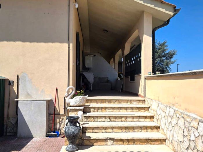 Appartamento trilocale in vendita in Via delle Pernici, Fossignano, Aprilia
