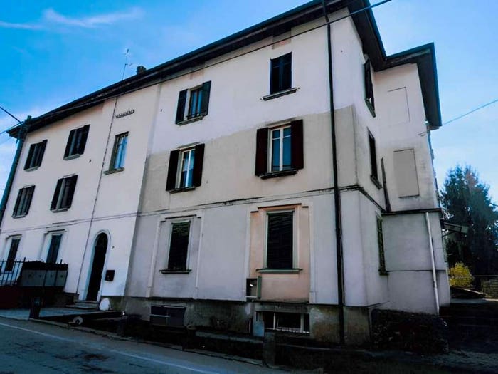 Appartamento con 5 locali in vendita in Via taverna, CugliateFabiasco