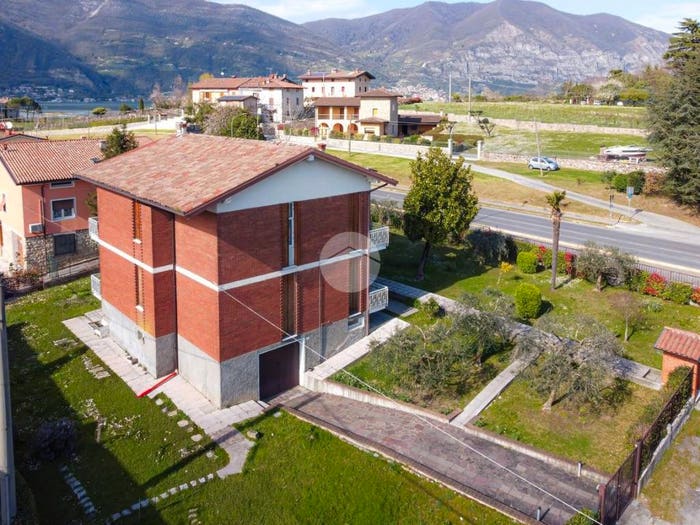 Appartamento trilocale in vendita in Via Custoza, Clusane, Iseo
