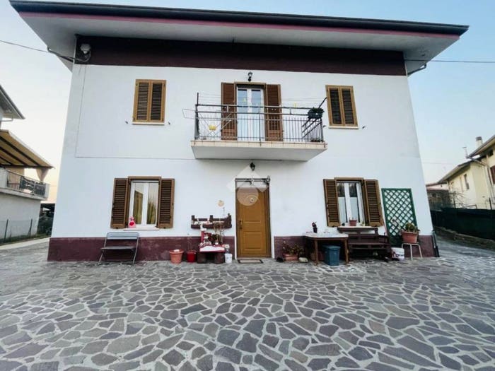 Appartamento con 6 locali in vendita in Strada provinciale urbinate, Cà Gallo, Montecalvo in Foglia