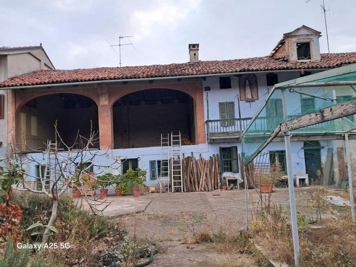 Casa con 6 locali in vendita in Via Maestra Maria Donato, Centro, Saluggia