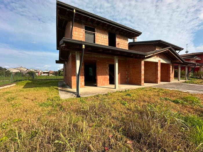 Casa trilocale in vendita in Via Giuseppe Maiandi, Corte De' Cortesi, Corte de' Cortesi con Cignone