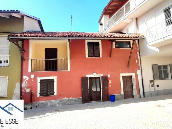 Casa quadrilocale in vendita in Via Asilo, Centro, Farigliano