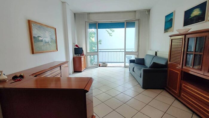 Appartamento trilocale in vendita in Viale Amerigo Vespucci, Rimini