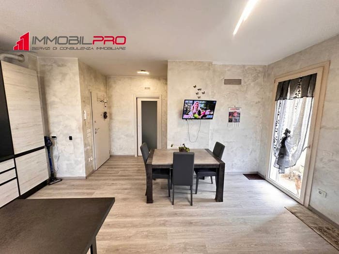 Appartamento quadrilocale in vendita in Via Roma, Centro, Schiavon