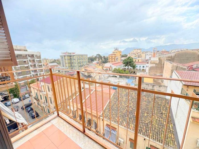 Casa bilocale in vendita in Via Tommaso Aversa, Malaspina, Palermo
