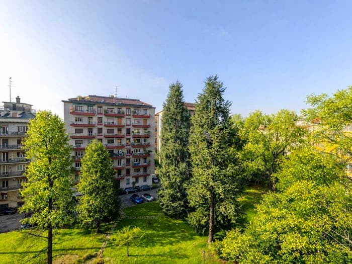 Appartamento con 6 locali in vendita in Via Edmondo De Amicis, Corso Genova, Milano
