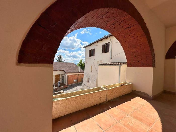 Casa trilocale in vendita in Via Orientale, Centro, Montebello di Bertona