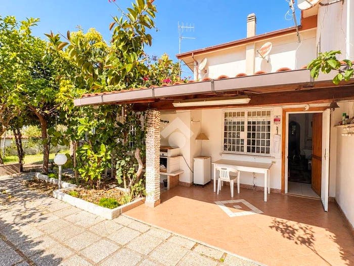 Casa trilocale in vendita in Via dei Fiori, Villa Claudia, Anzio