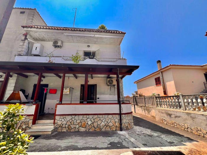 Appartamento trilocale in vendita in Via S Massenzio, Centro, Bacoli