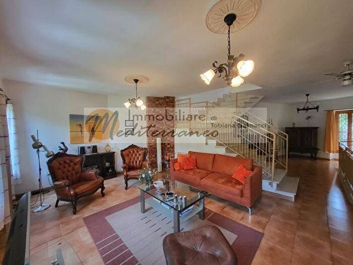 Appartamento trilocale in vendita in SP, Centro, Apricale