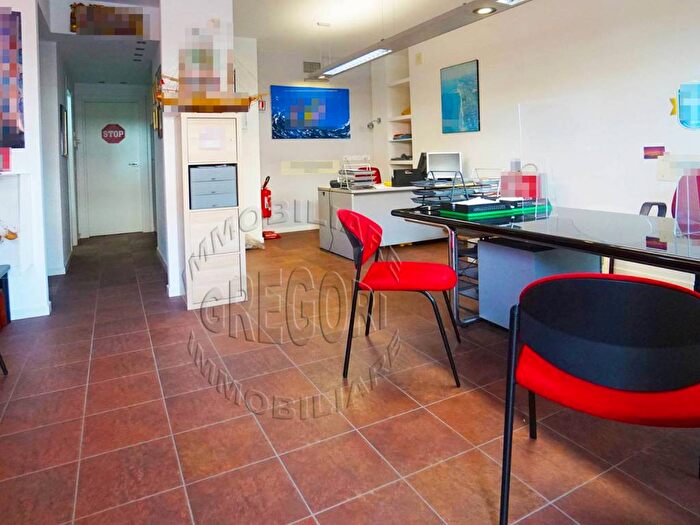 Appartamento quadrilocale in vendita in Via Abruzzo, Porto San Giorgio