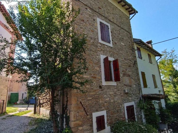 Casa con 6 locali in vendita in Via Paderna di Sotto e, Neviano degli Arduini
