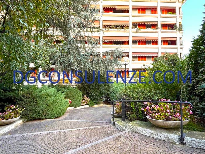 Appartamento quadrilocale in vendita in Corso Lodi, Lodi Brenta, Milano