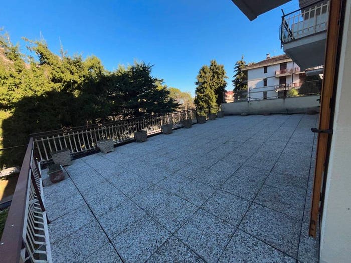 Appartamento quadrilocale in vendita in Via Serra, San Giacomo, Roburent