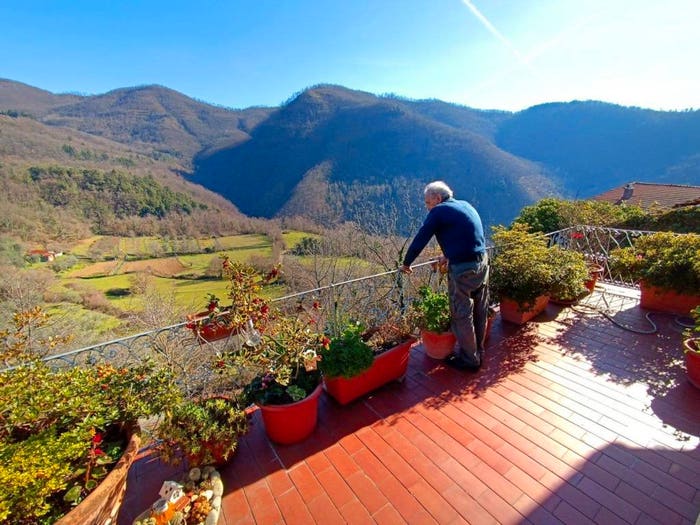Casa con 6 locali in vendita in Licciana Nardi