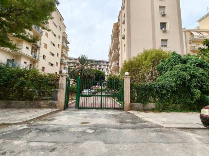 Appartamento con 5 locali in affitto in Via Tevere, Notarbartolo Sciuti, Palermo