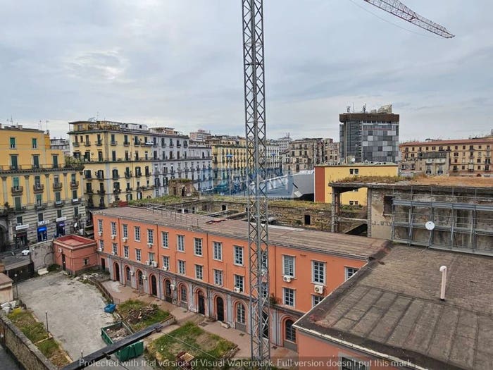 Appartamento trilocale in vendita in Via Enrico Cosenz, Garibaldi Ferrovia, Napoli