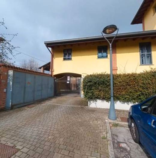 Appartamento bilocale in vendita in Via Antonio Gramsci, Centro, Arese