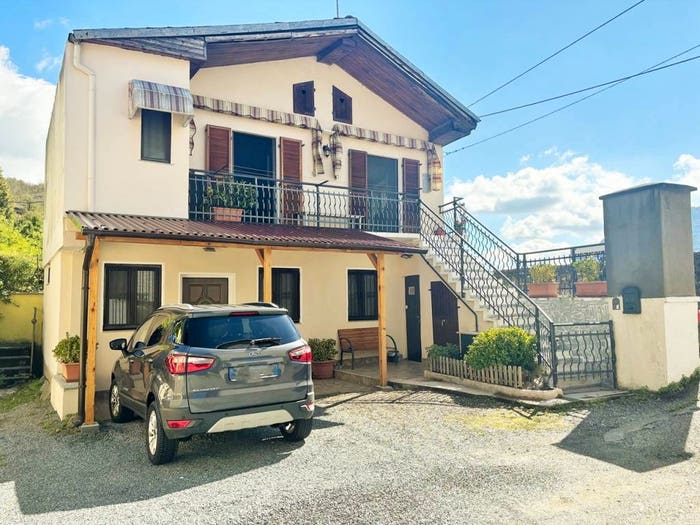 Casa trilocale in vendita in Via Francesco Re, Centro, Condove