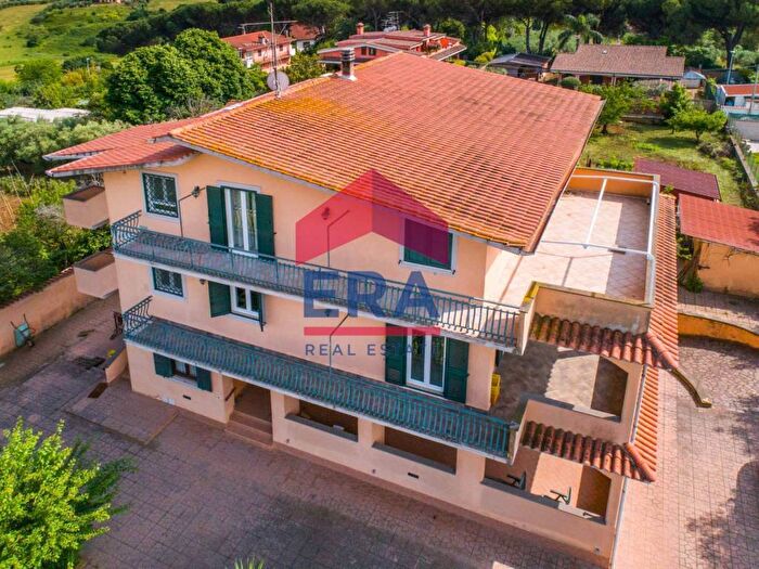 Appartamento quadrilocale in vendita in via degli abeti, Castagnetta Santa Procula, Pomezia