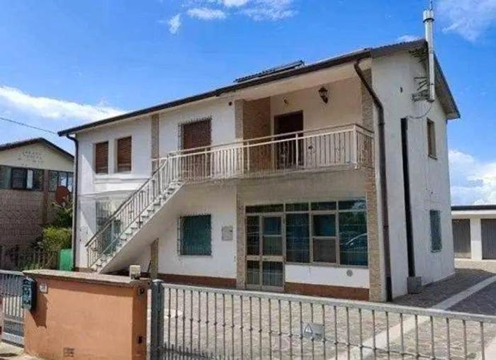 Appartamento trilocale in vendita in Strada Jolanda Bonaglia, Centro, Jolanda di Savoia