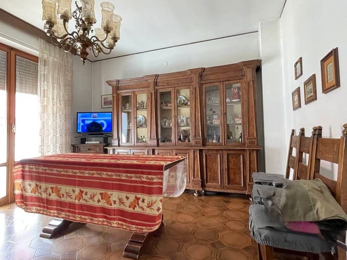 Appartamento con 5 locali in vendita in Via Libia, Saione, Arezzo