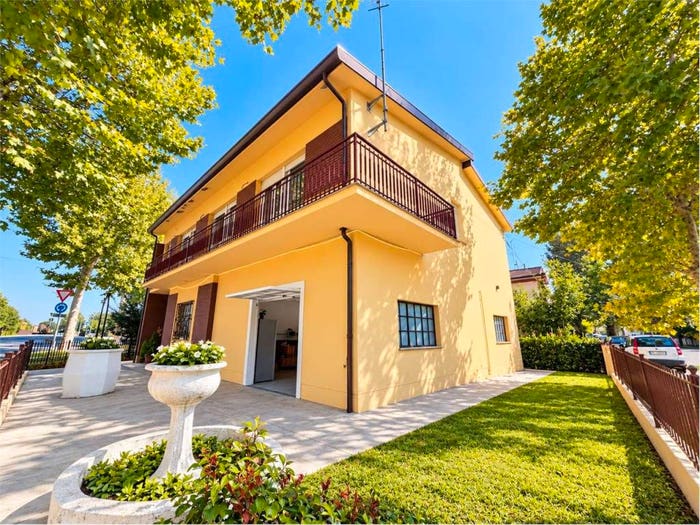 Casa con 5 locali in vendita in CASA INDIP MQ CON GIARDINO E GARAGE, Bubano, Mordano