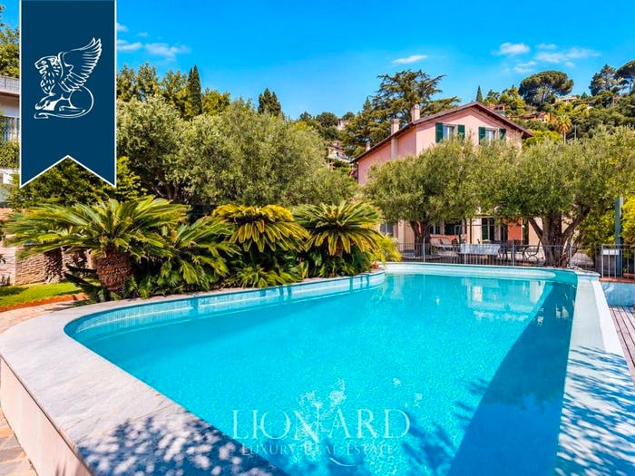 Casa con 6 locali in vendita in Albissola Marina