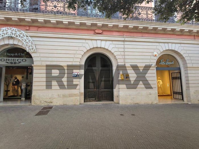 Appartamento con 6 locali in vendita in Centro, Matera