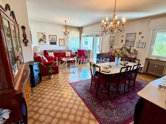 Appartamento con 6 locali in vendita in Via Sebastiano Barozzi, Centro, Belluno