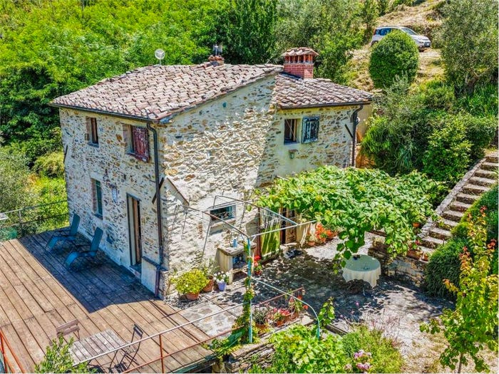 Casa con 6 locali in vendita in Montemagno, Calci