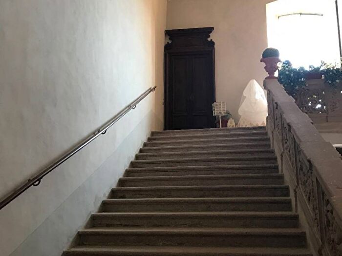 Appartamento con 6 locali in vendita in Via Giuseppe Garibaldi, Centro Storico, Lodi