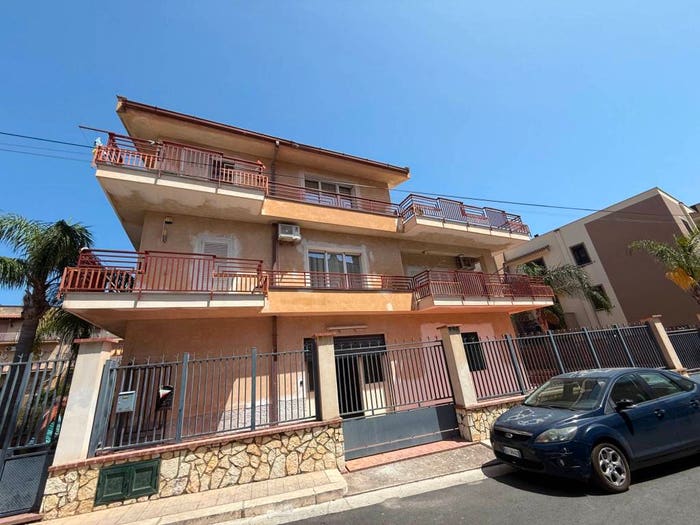 Appartamento con 5 locali in vendita in Via Antonio Fogazzaro, Centro, Bagheria
