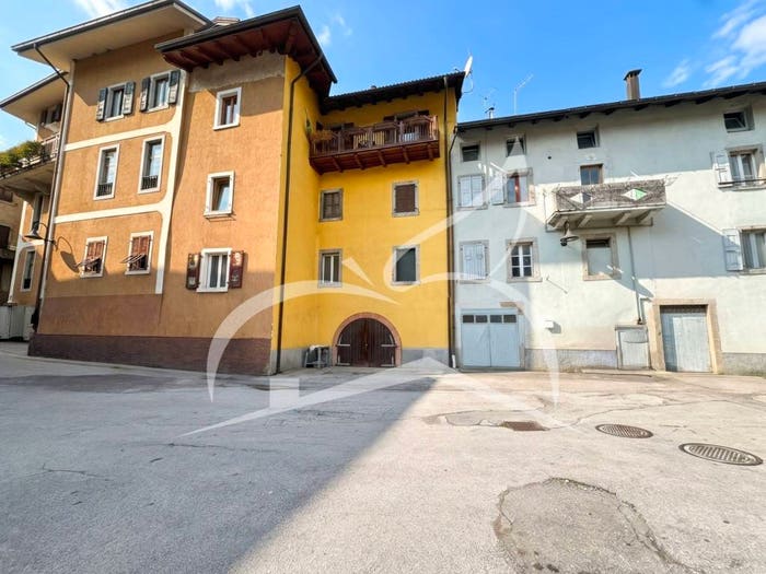 Appartamento quadrilocale in vendita in Via del Foro, Centro, Tione di Trento