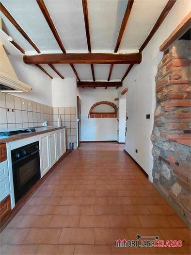 Appartamento quadrilocale in vendita in Casole d'Elsa