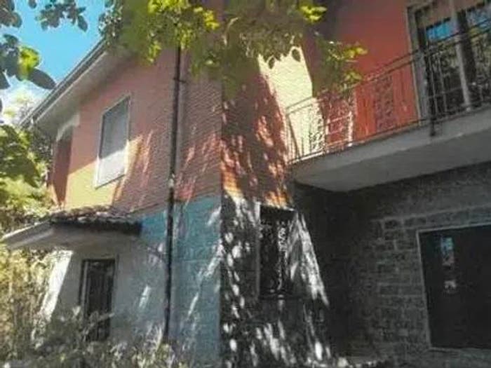 Casa con 6 locali in vendita in Via Caffarone No Number, Montemarzino